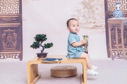 拉萨孕妇肚子上的黑线